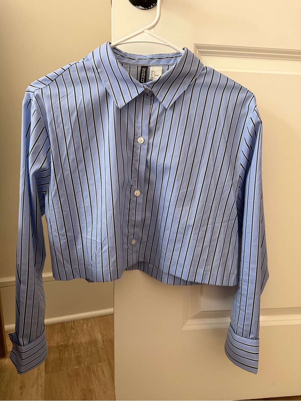 H&M Women’s Cropped Button Up Shirt